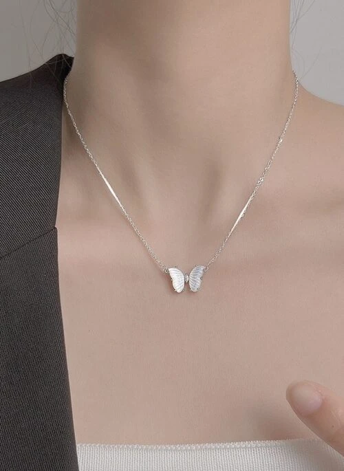 White Butterfly Minimalist Necklace | Donghyuk – iKON