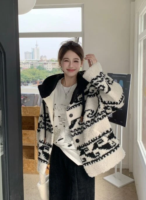 Black And White Plush Aztec Pattern Jacket | Son Hae Yeong – No Love No Gain