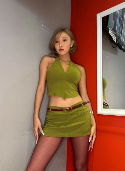 Green Backless Halter Top | Hwasa – Mamamoo