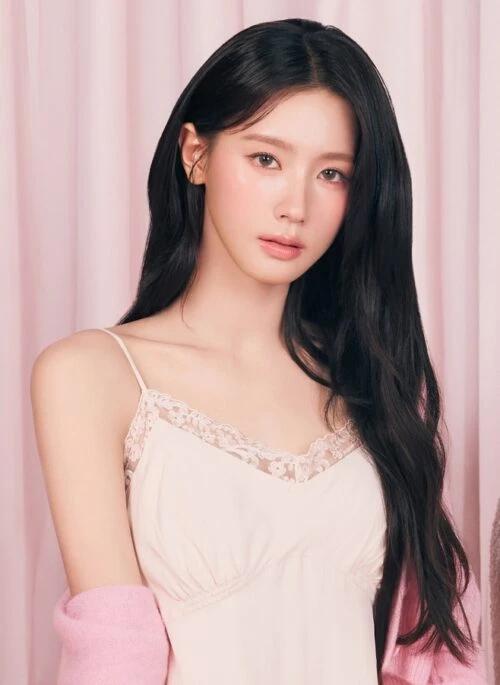 White Lace Neckline Sling Dress | Miyeon – (G)I-DLE