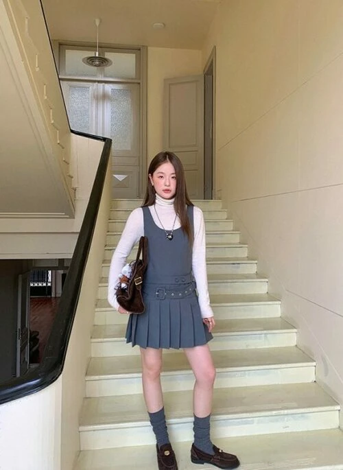 Grey Double Belt Pleated Dress | Nayeon – Twice