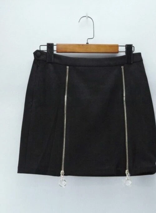 Black Dual Zipper Mini Skirt | Sakura - Le Sserafim