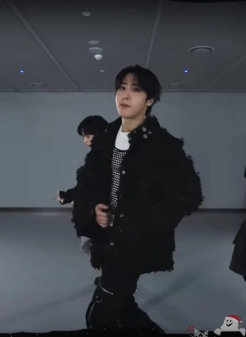 Black Fringe-Accent Long Sleeve Shirt | Jisung – Stray Kids