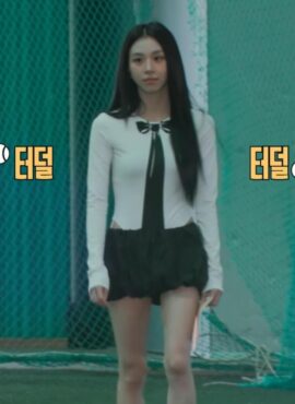 Black Low Rise Puff Skirt | Chaeyoung – Twice