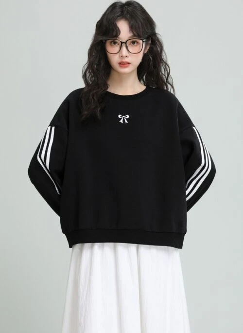 Black Embroidered Bow Crewneck Sweatshirt