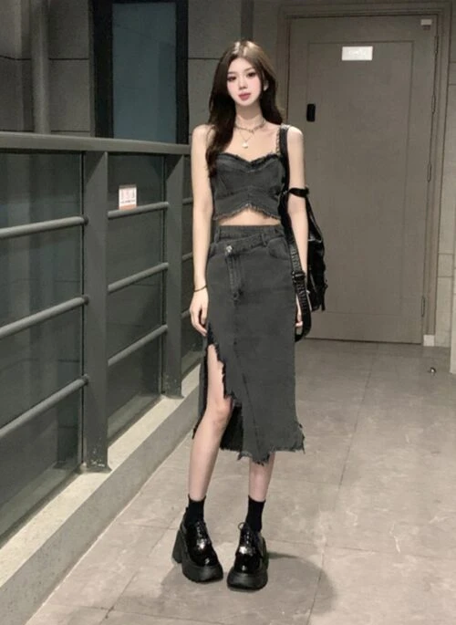 Black Ripped High Slit Skirt | Minnie - (G)I-DLE