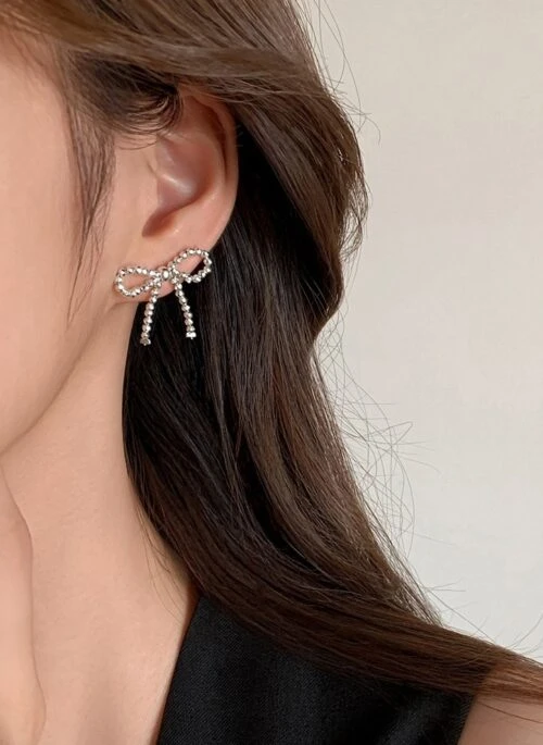 Silver Bowknot Beaded Earrings | Jisoo - BlackPink