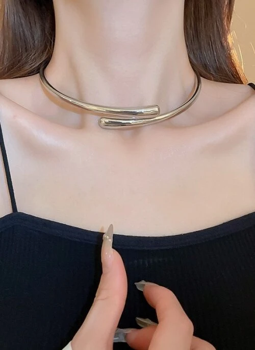 Silver Sleek Wraparound Metal Choker | Jihyo - Twice