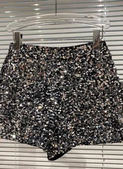 Silver Sequins Mini Shorts | Jisoo – BlackPink