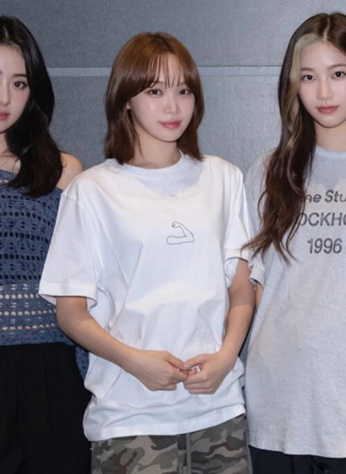 White Minimalist Arm Print T-Shirt | Chaewon - Le Sserafim