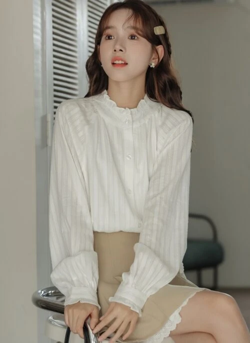 White Ruffled Neckline Blouse | Hong Hee Joo - When The Phone Rings