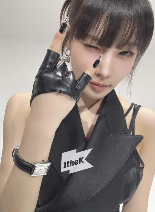 Black Faux Leather Fingerless Half Gloves | Chung Ha