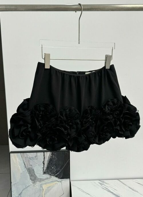 Black Floral Edge Mini Skirt | Gaeul – IVE