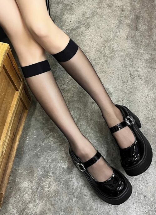 Black Sheer Knee-High Stockings | ILLIT