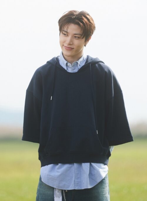 Black Short Sleeves Hoodie | Junghwan – Treasure