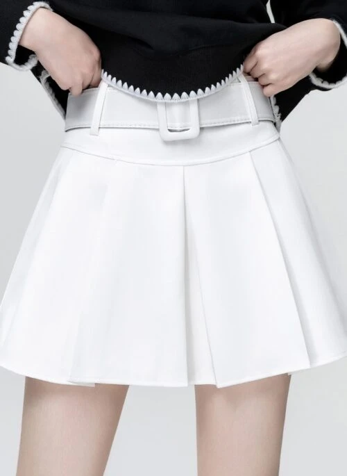 White Pleated Highwaist Skater Skirt