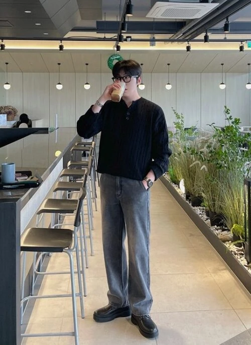 Trendy Relaxed Fit Washed Denim Jeans
