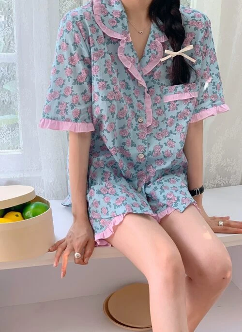 Blue And Pink Rose Pattern Ruffles Pajama Set | Hyuna