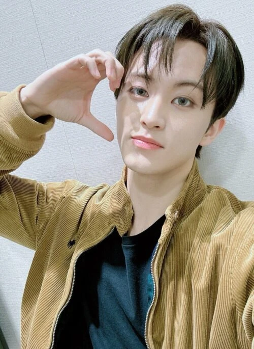 Brown Corduroy Zip-Up Jacket | Mark – NCT