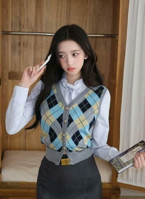 Grey Argyle Button-Up Vest | Somi