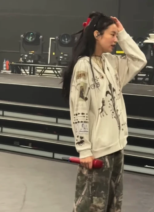 Grey Full-Print Camouflage Baggy Pants | Jennie – BlackPink