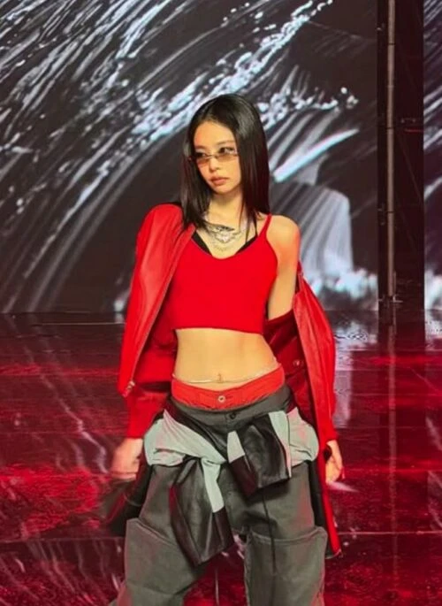 Red & Black Overlay Halter Crop Top | Jennie - BlackPink
