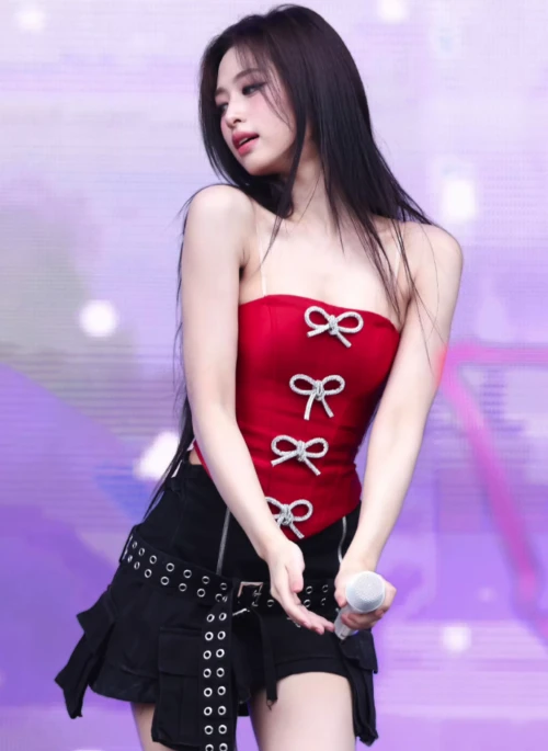 Red Corset Bowknot Accent Top | Ahyeon – BlackPink
