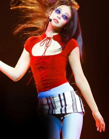 Charming & Vibrant Stage Outfit |  Jennie – BlackPink