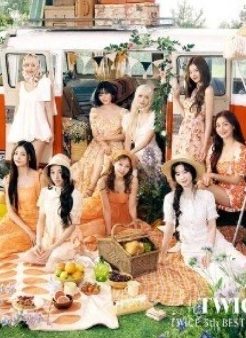 TWICE Japan 5th Best Album – TWICE5 | Standard version