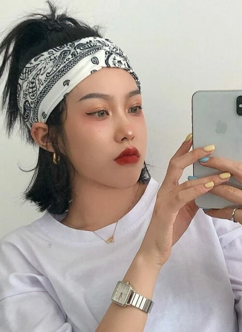 White Retro Design Headscarf | Kai – EXO
