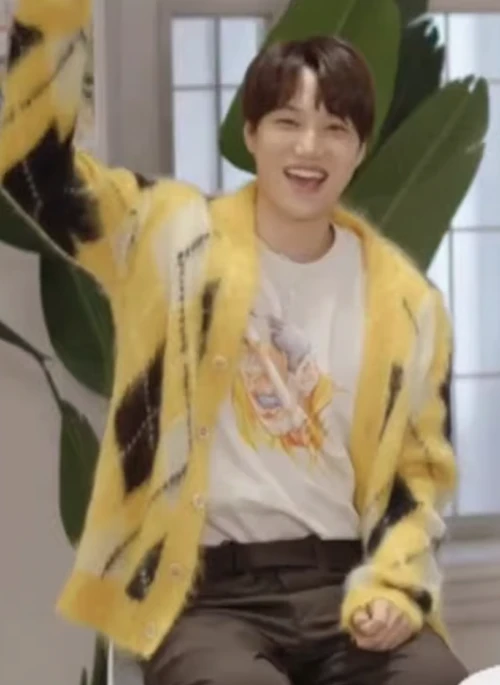 Yellow Argyle Pattern V-Neck Cardigan | Kai – EXO