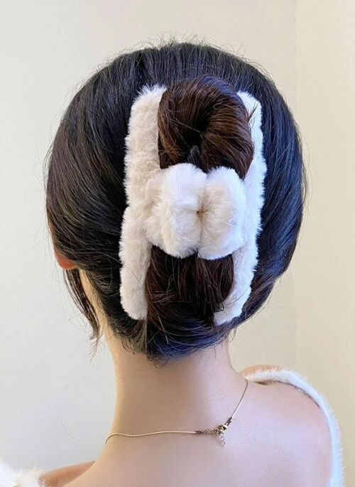 Beige Fluffy Claw Clip | Kim Mi Kyung – The Potato Lab