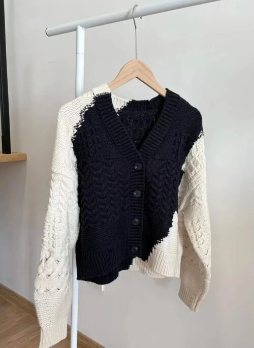 Black And White Abstract Knit Cardigan | Eunchae – Le Sserafim