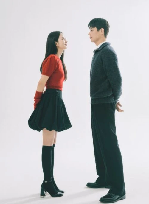 Black Bubble Belted Skirt | Jisoo – BlackPink