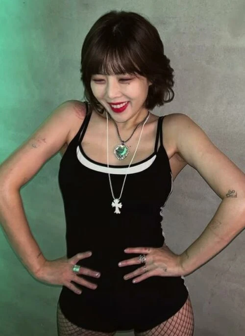 Black Layered Style Side Stripes Bodysuit | HyunA