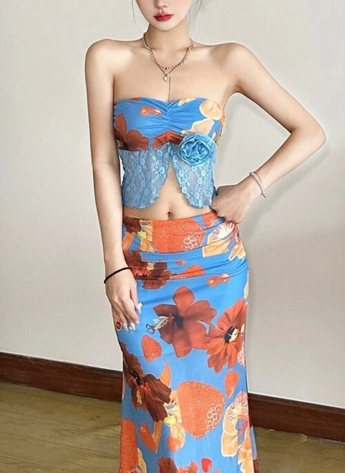 Blue Floral Lace-Accent Bustier Top | Rose - BlackPink