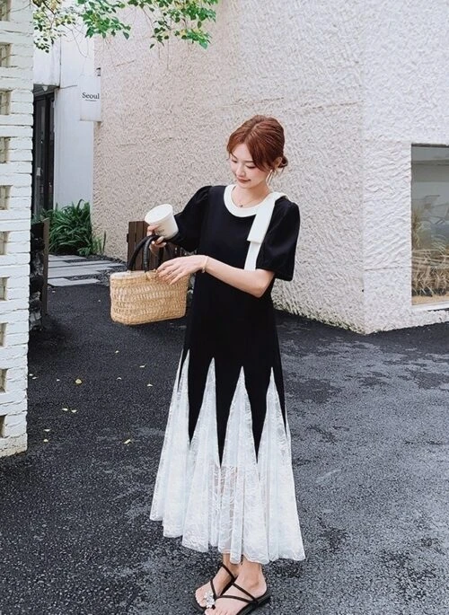 Elegant Black Lace Trimmed Slim Fit Maxi Dress