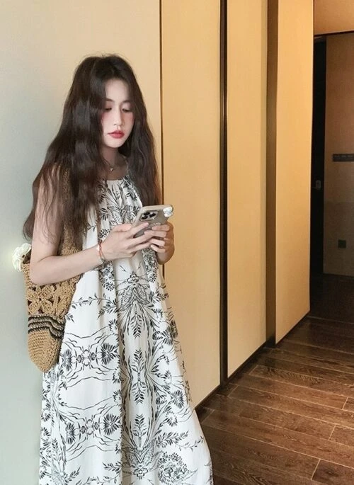 Elegant Ink Print Sleeveless Halter Dress
