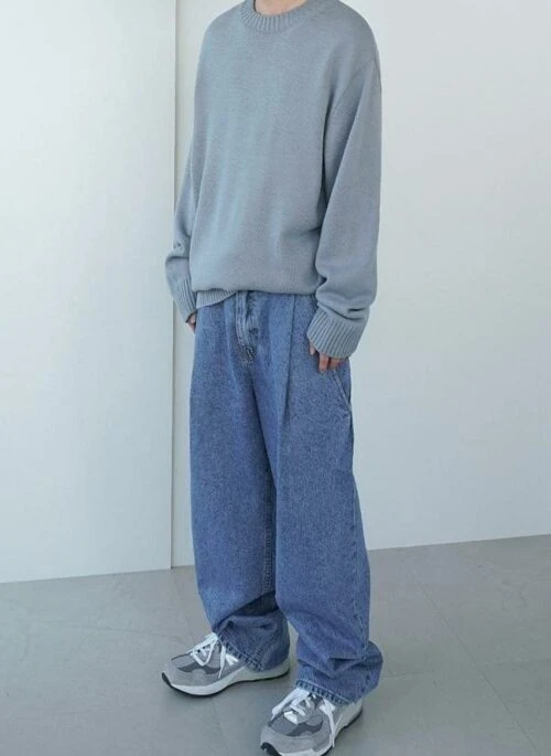 Embroidered Knit Sweater With Loose Fit Design