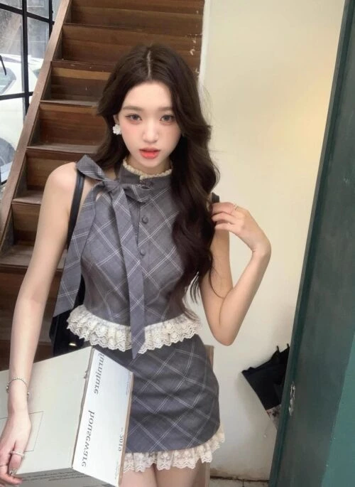 Grey Plaid Lace-Trim Button-Up Top | Wonyoung - IVE