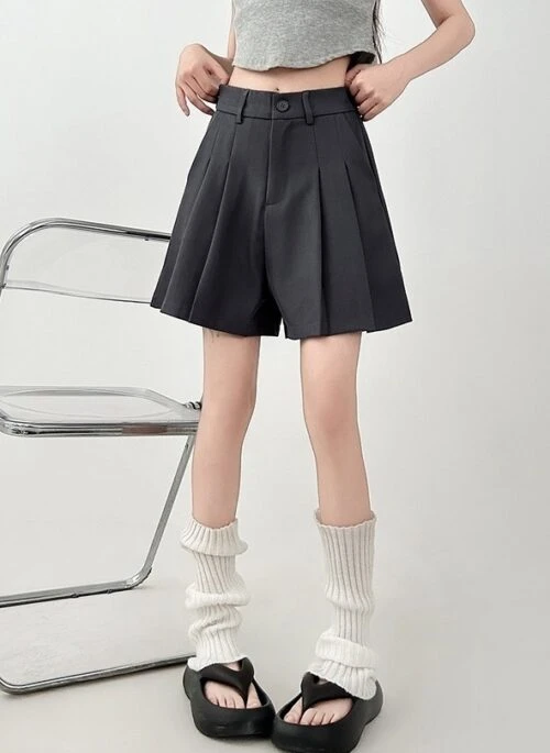 High Waist Loose Pleated Casual Shorts