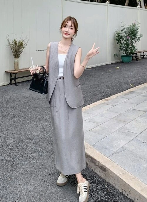 Light Gray Stylish Vest And Skirt Set