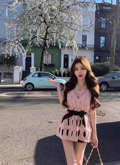 Pink Bow-Accent Hollow Knit Top | Jennie – BlackPink