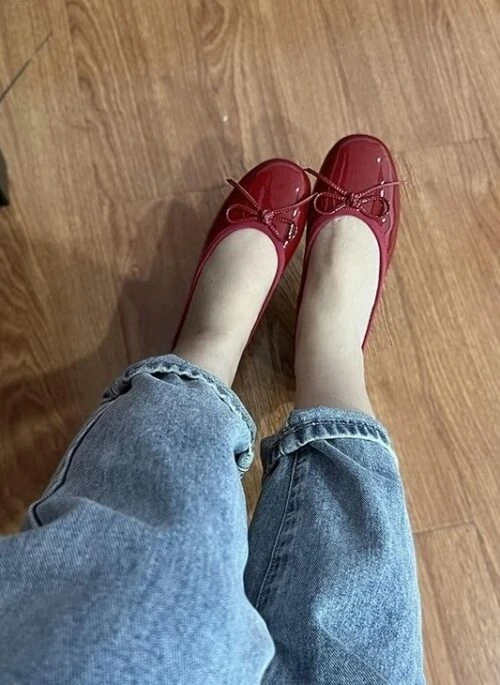 Red Glossy Doll Shoes | Hyuna