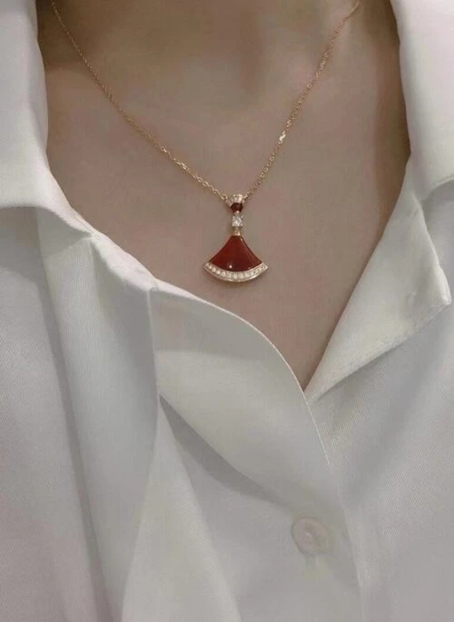 Red Inverted Fan Pendant Necklace | Ningning – Aespa