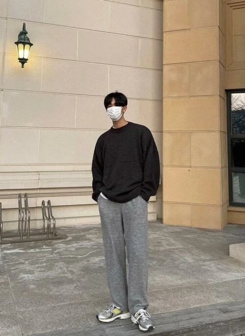 Relaxed Fit Knit Pullover Sweater