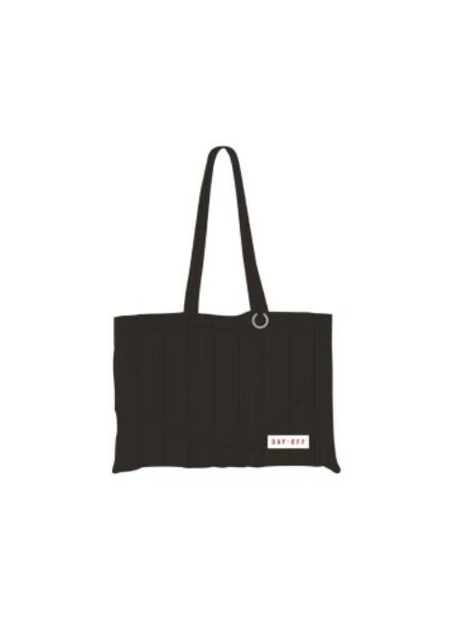 SEVENTEEN “2025 Season’s Greetings Pop-Up” Quilted Bag