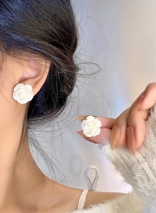 White Classic Rose Earrings | Irene – Red Velvet