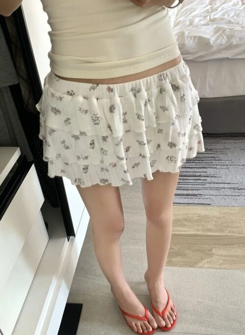 White Floral Cake Style Mini Skirt | Tzuyu – Twice