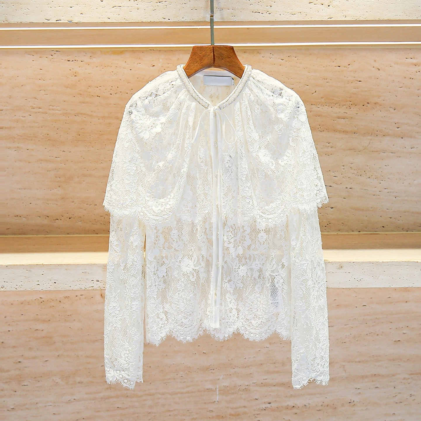 送料無料の通販 Lace White Cape Fashion - BlackPink - Jisoo | Blouse Style シャツ+ブラウス(半袖+袖なし)